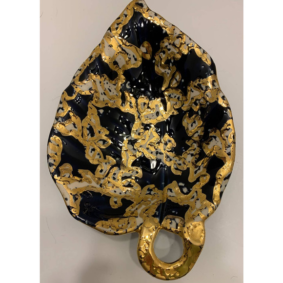 Vintage Hand Decorated Weeping Gold Leaf Dish Warranted 22 K Gold USA - Picture 1 of 3
